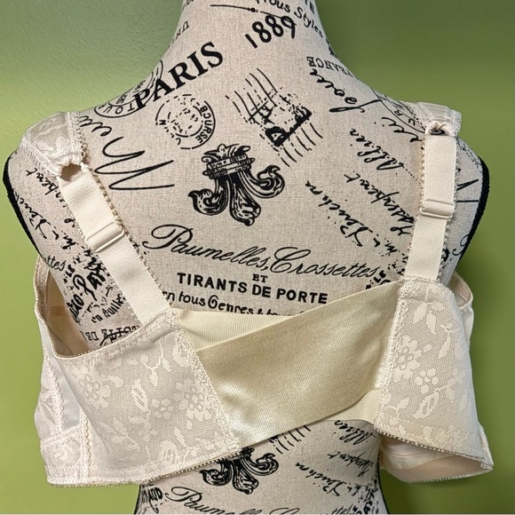 Playtex Cream Lace Bra - Picture 2 of 7